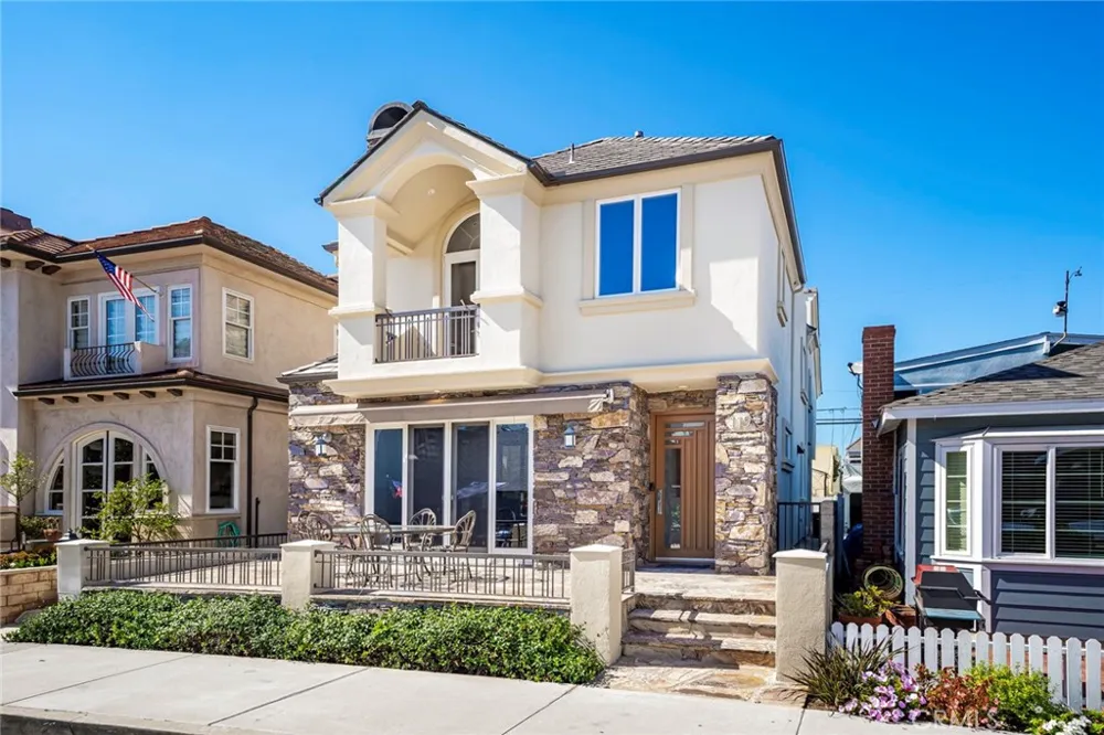119 Opal Avenue Newport Beach, CA 92662