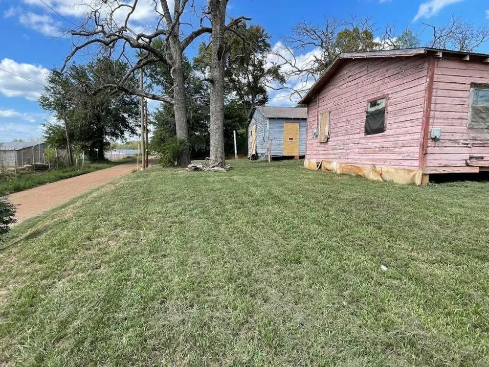 215 Maple Street Palestine, TX 75801