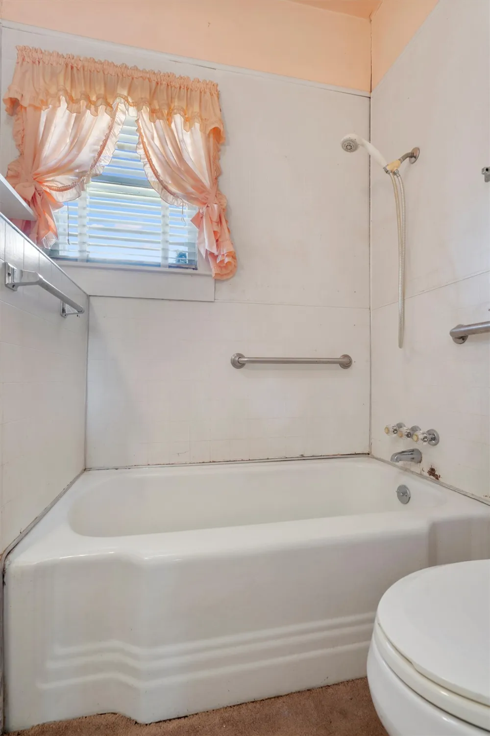 1104 E Umlang Street Thorndale, TX 76577