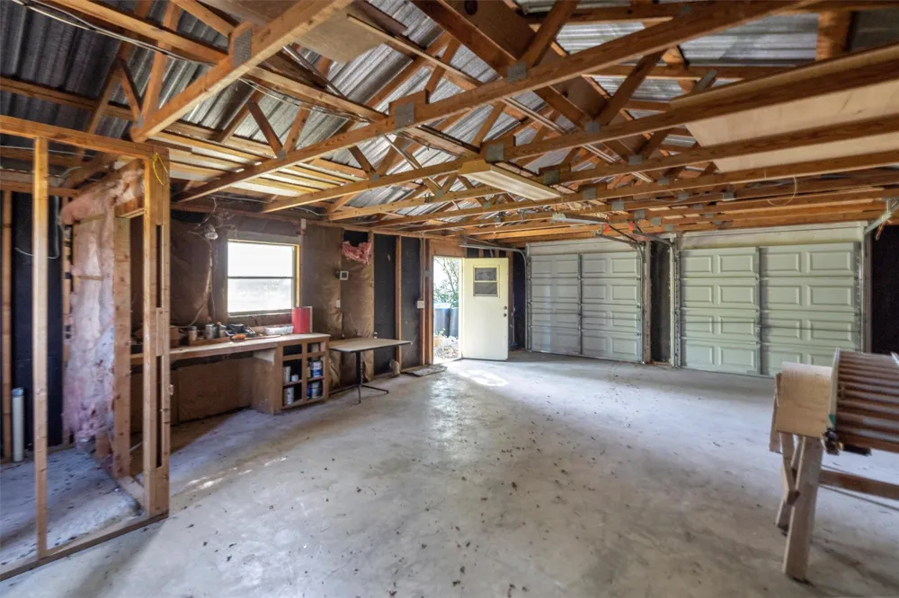 1104 E Umlang Street Thorndale, TX 76577