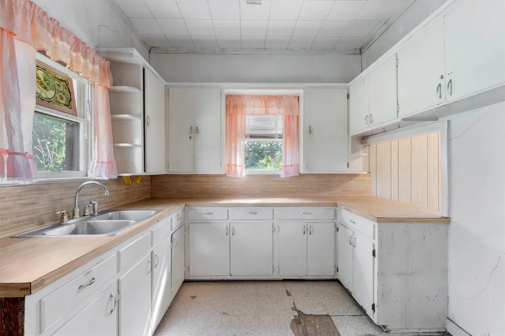 1104 E Umlang Street Thorndale, TX 76577