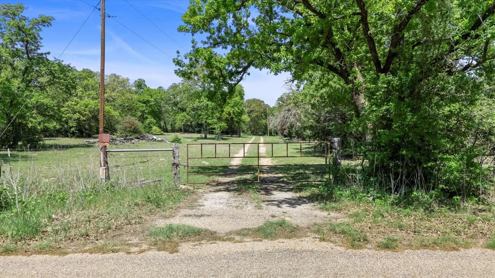 889 County Road 238 Cameron, TX 76520