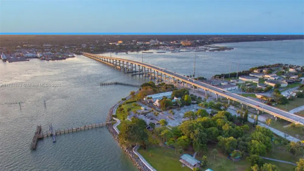 12167 Alumna Ave Port Charlotte, FL 33981