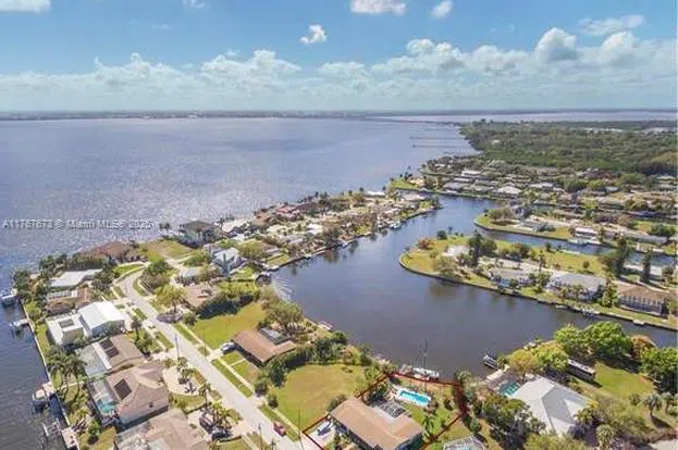 12167 Alumna Ave Port Charlotte, FL 33981