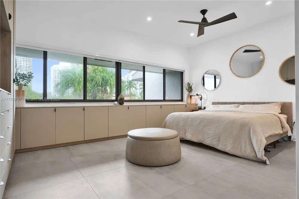 311 Poinciana Dr #801 Sunny Isles Beach, FL 33160