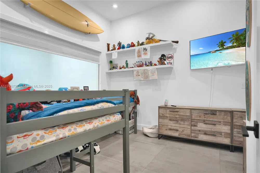 311 Poinciana Dr #801 Sunny Isles Beach, FL 33160