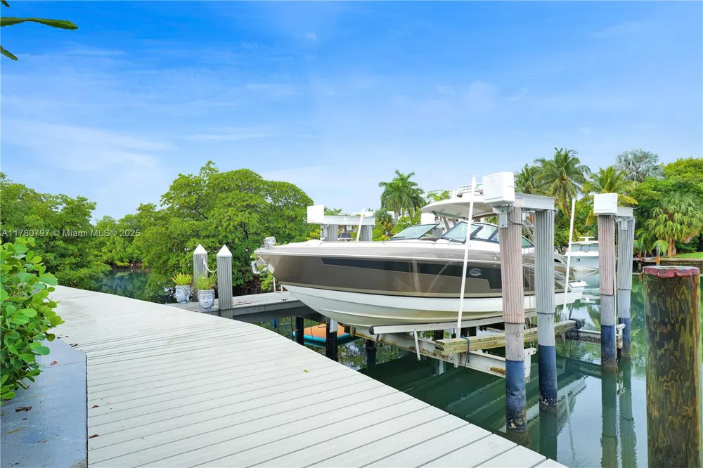 311 Poinciana Dr #801 Sunny Isles Beach, FL 33160