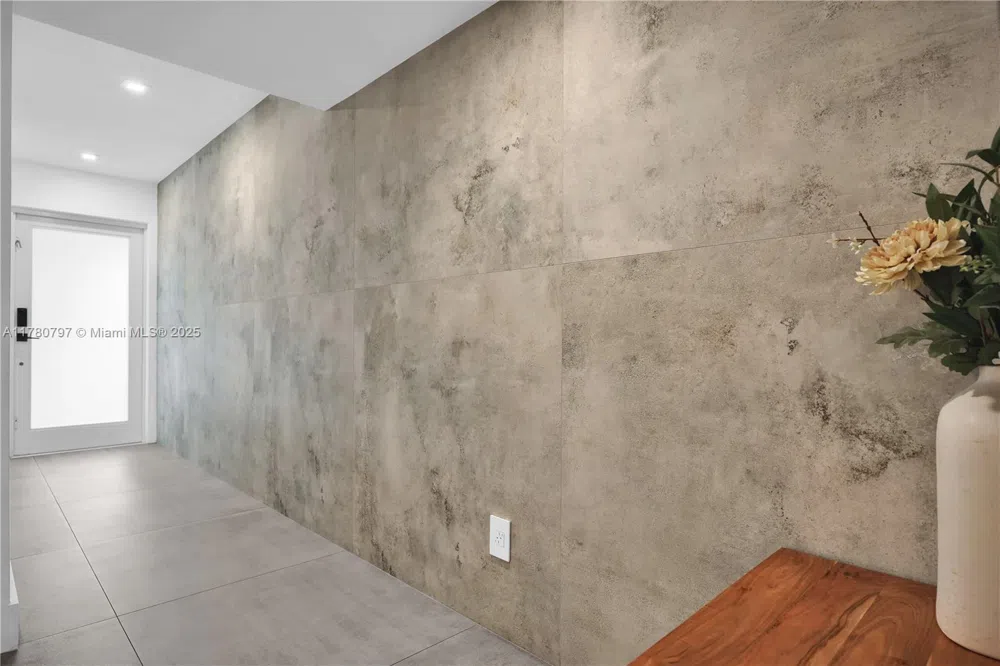 311 Poinciana Dr #801 Sunny Isles Beach, FL 33160
