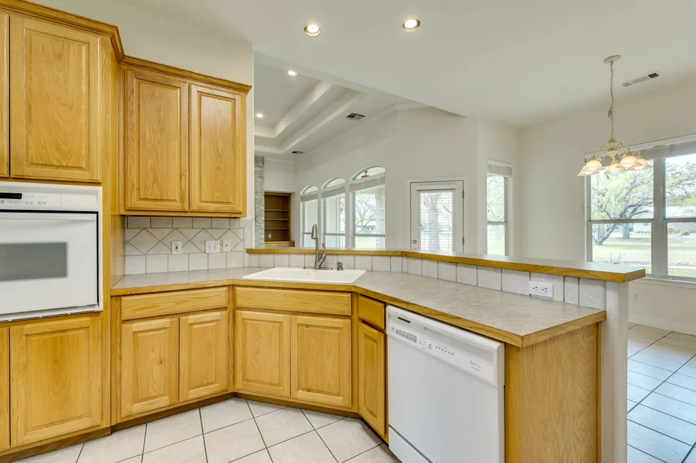 207 Flamingo Circle Highland Haven, TX 78654