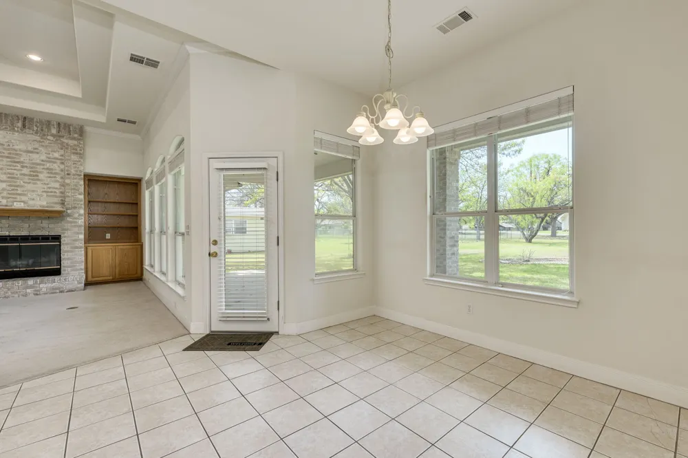 207 Flamingo Circle Highland Haven, TX 78654