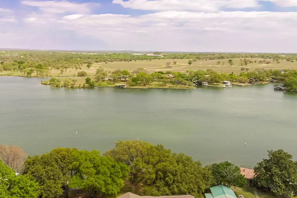 207 Flamingo Circle Highland Haven, TX 78654