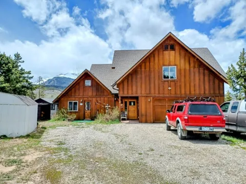 565 Tanglewood Lane