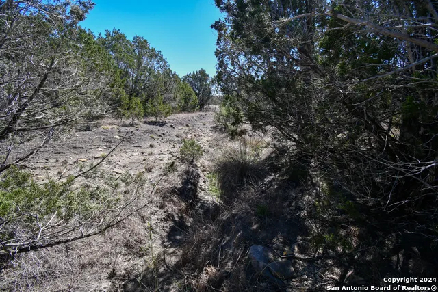 665&699 Cool Creek Rd Camp Verde, TX 78010