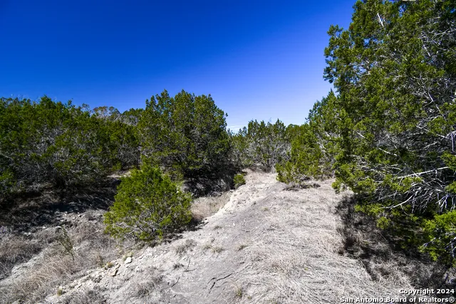 665&699 Cool Creek Rd Camp Verde, TX 78010