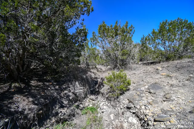 665&699 Cool Creek Rd Camp Verde, TX 78010