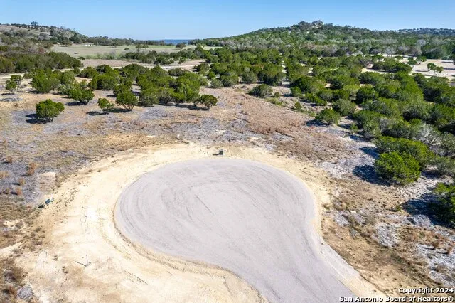 699 Cool Creek Rd Camp Verde, TX 78010