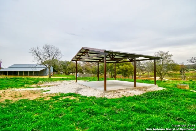699 Cool Creek Rd Camp Verde, TX 78010