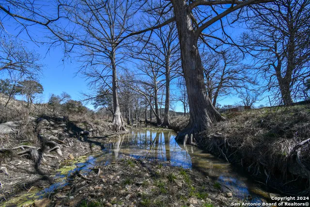 699 Cool Creek Rd Camp Verde, TX 78010