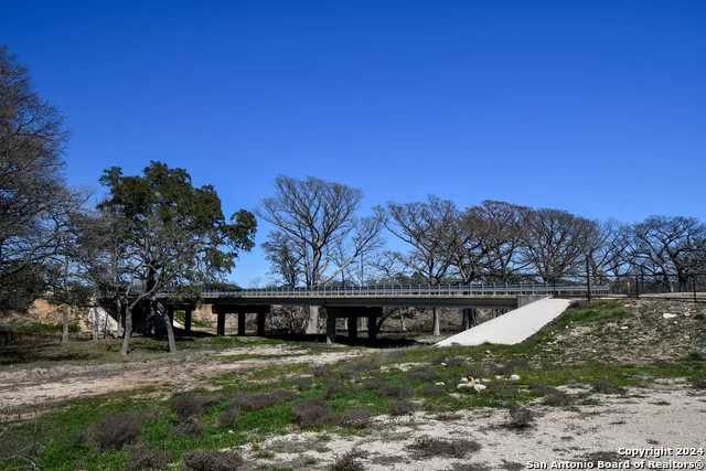 699 Cool Creek Rd Camp Verde, TX 78010