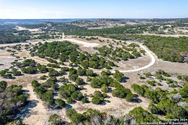 699 Cool Creek Rd Camp Verde, TX 78010