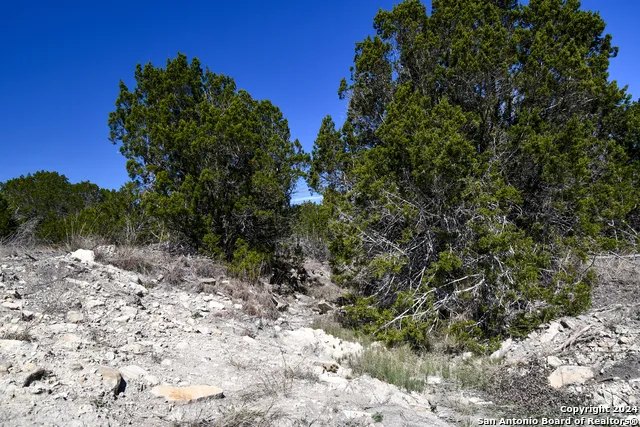 665 Cool Creek Rd Camp Verde, TX 78010