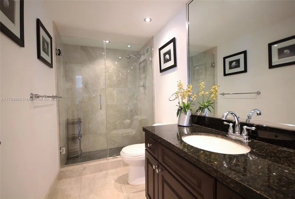 5151 COLLINS AV #924 Miami Beach, FL 33140