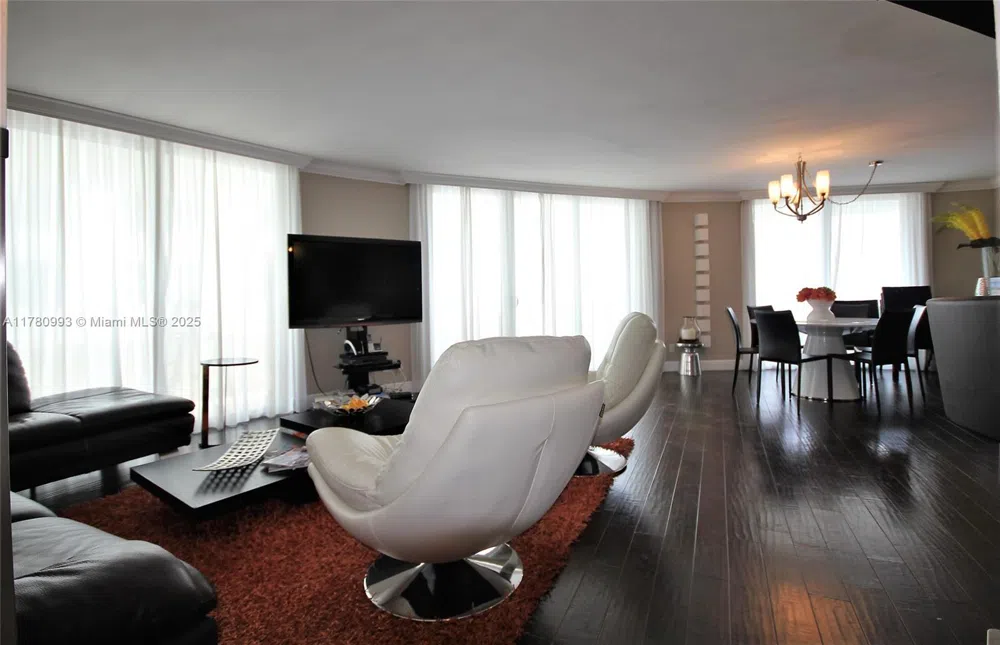5151 COLLINS AV #924 Miami Beach, FL 33140