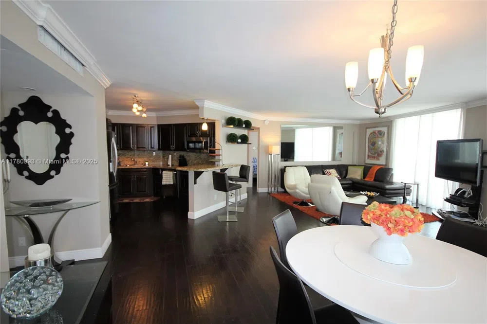 5151 COLLINS AV #924 Miami Beach, FL 33140
