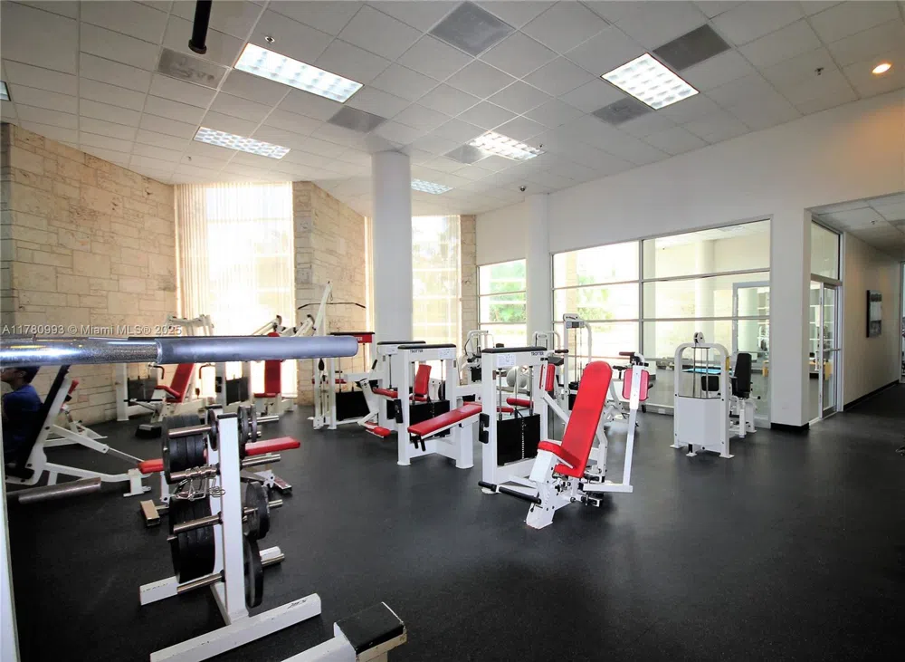 5151 COLLINS AV #924 Miami Beach, FL 33140