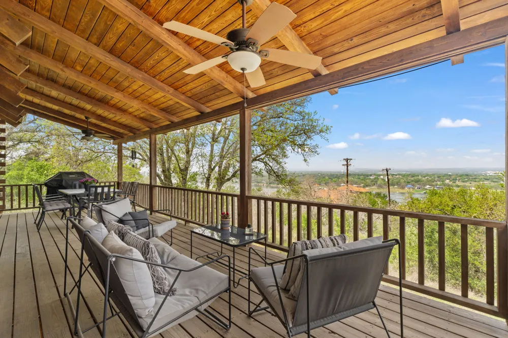210 Circle Drive Horseshoe Bay, TX 78657