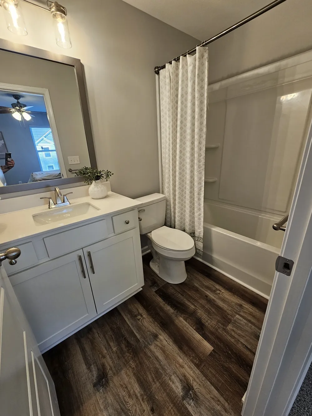 100 Henry Dr #609 Burns, TN 37029