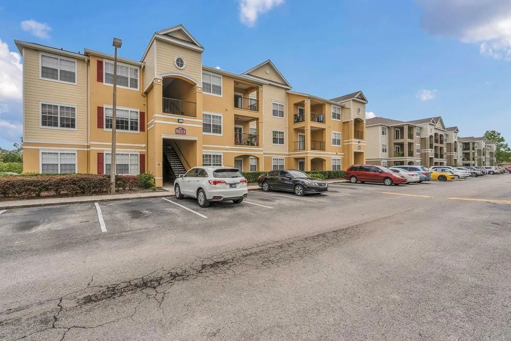 8213 CLAIRE ANN DRIVE #108 Orlando, FL 32825