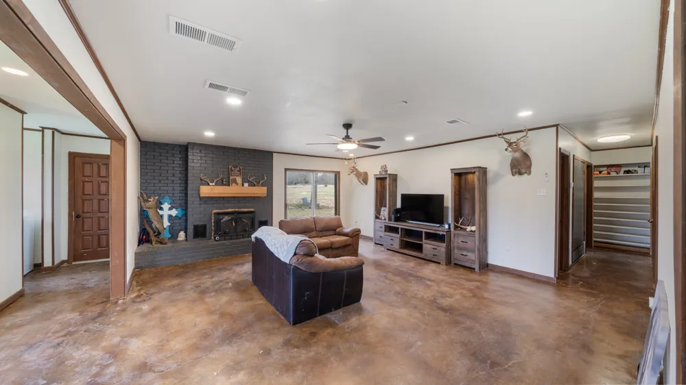 530 County Road 1123 Fruitvale, TX 75127