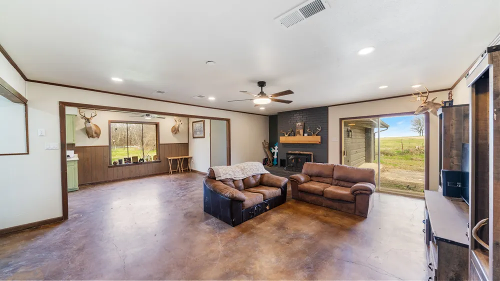 530 County Road 1123 Fruitvale, TX 75127