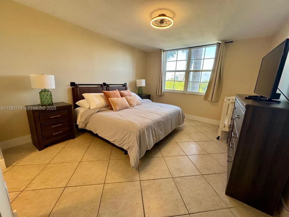 19501 E Country Club Dr #9503 Aventura, FL 33180