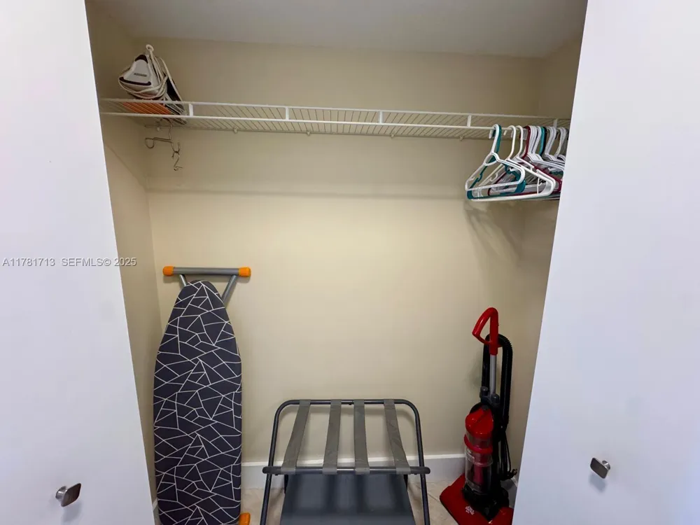 19501 E Country Club Dr #9503 Aventura, FL 33180