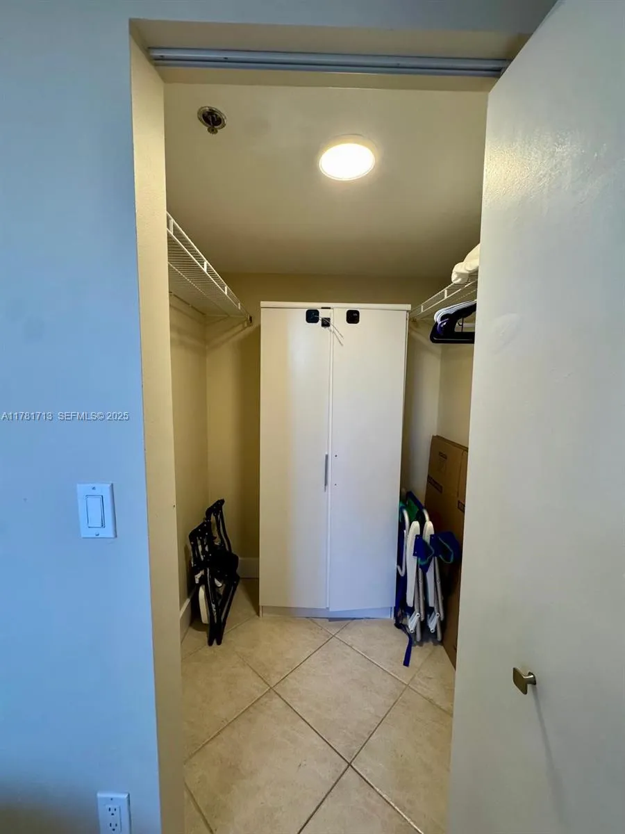 19501 E Country Club Dr #9503 Aventura, FL 33180