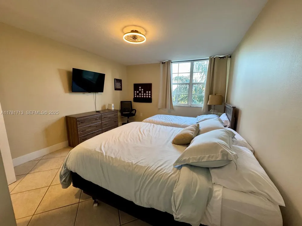 19501 E Country Club Dr #9503 Aventura, FL 33180