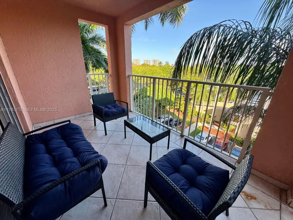19501 E Country Club Dr #9503 Aventura, FL 33180
