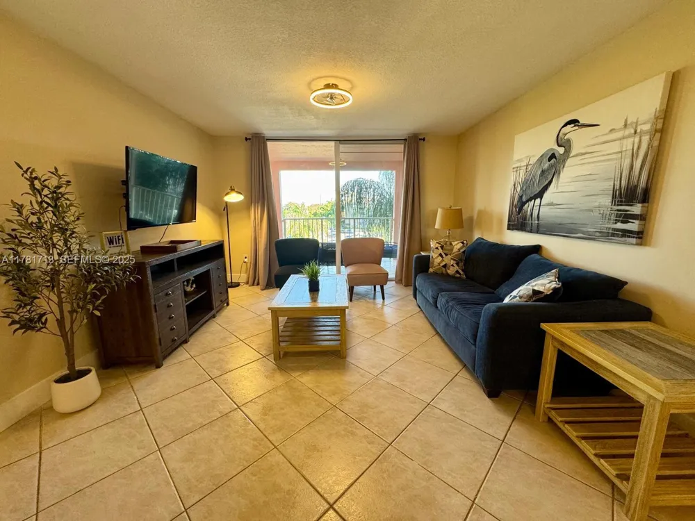 19501 E Country Club Dr #9503 Aventura, FL 33180