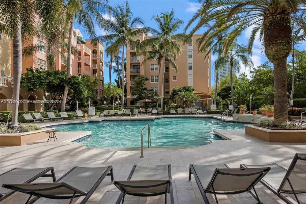19501 E Country Club Dr #9503 Aventura, FL 33180