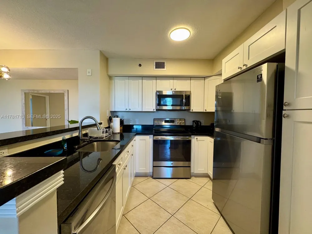 19501 E Country Club Dr #9503 Aventura, FL 33180