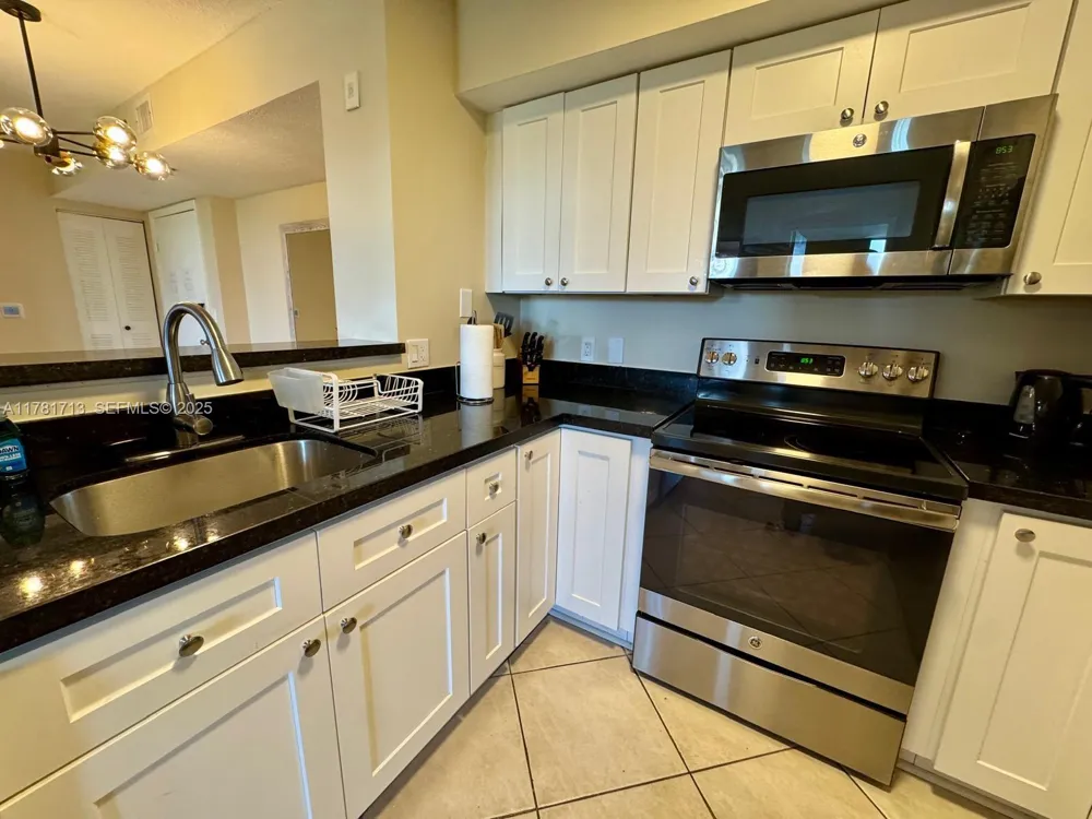 19501 E Country Club Dr #9503 Aventura, FL 33180