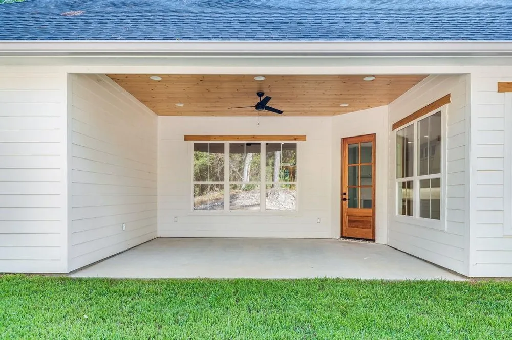 120 Boxwood Lane Brookeland, TX 75931