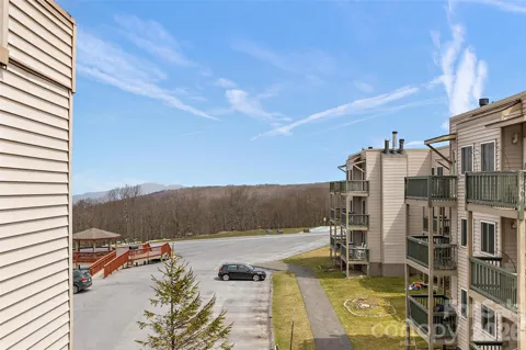 301 Pinnacle Inn Road #3302