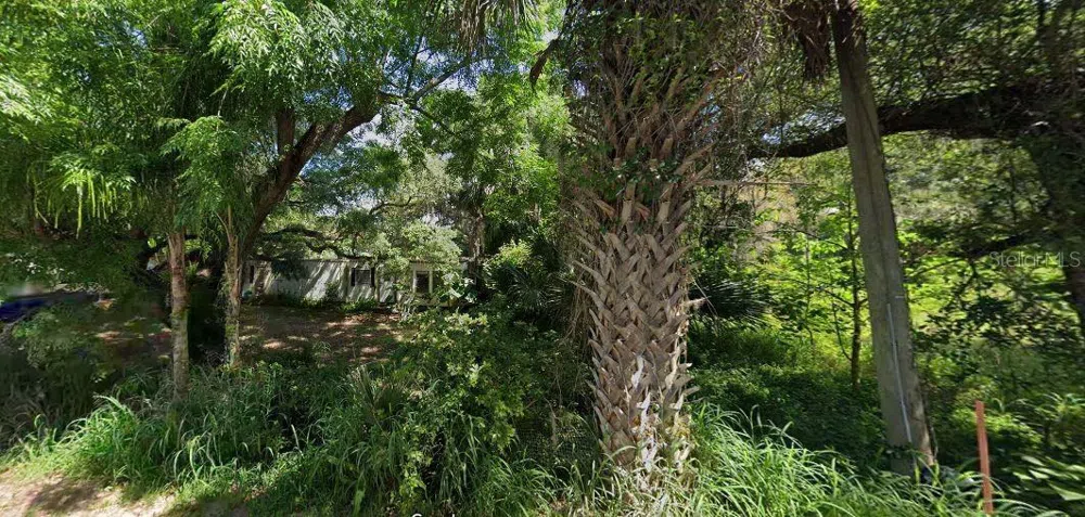 9239 E TREASURE ISLAND AVENUE Leesburg, FL 34788