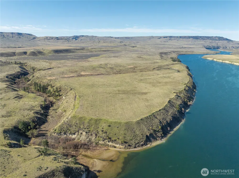 1163 Strahl Canyon Road Grand Coulee, WA 99133