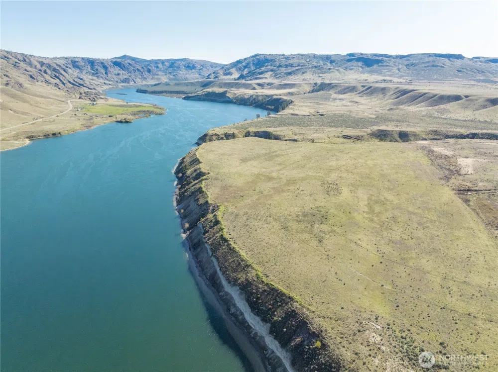 1163 Strahl Canyon Road Grand Coulee, WA 99133