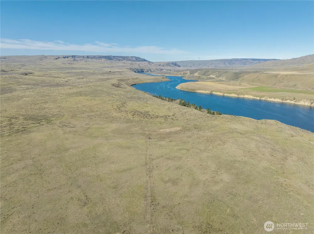1163 Strahl Canyon Road Grand Coulee, WA 99133