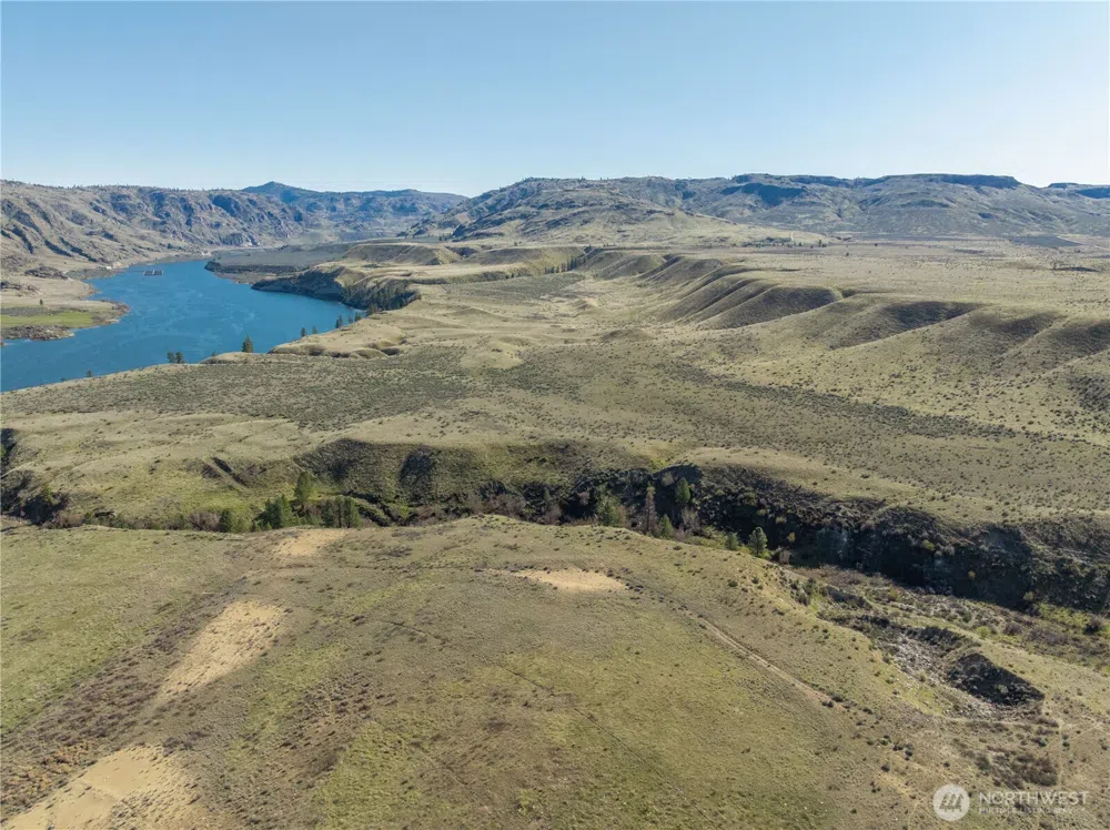 1163 Strahl Canyon Road Grand Coulee, WA 99133